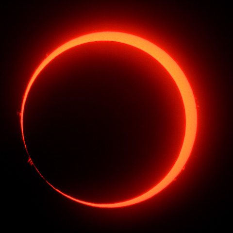 C３付近のプロミネンスとベイリービーズ