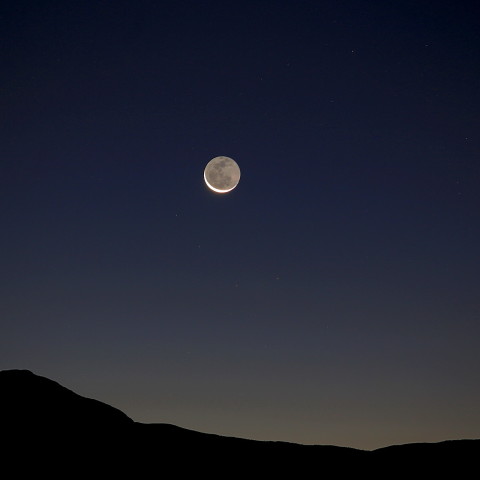 南アルプスの山々と地球照