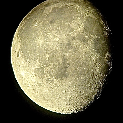 今宵の月（月齢18）