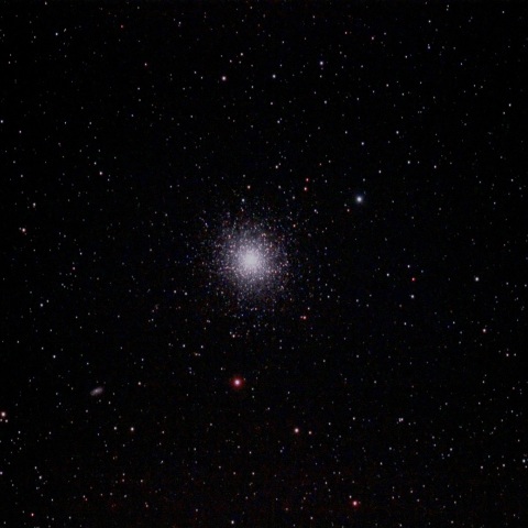 ヘラクレス座の球状星団M13