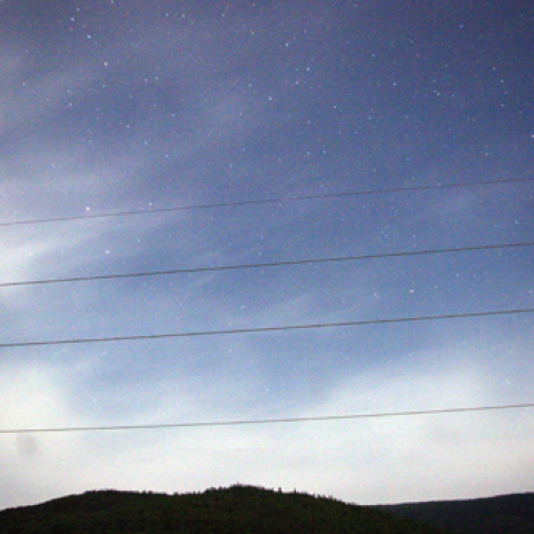 月にも負けず雲にも負けず
