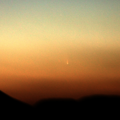 パンスターズ彗星と霧島連山