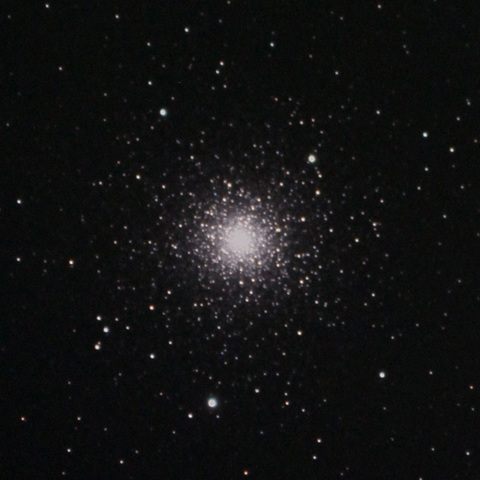 りょうけん座の球状星団M3