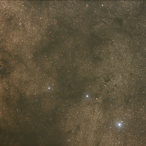 S字状暗黒星雲付近