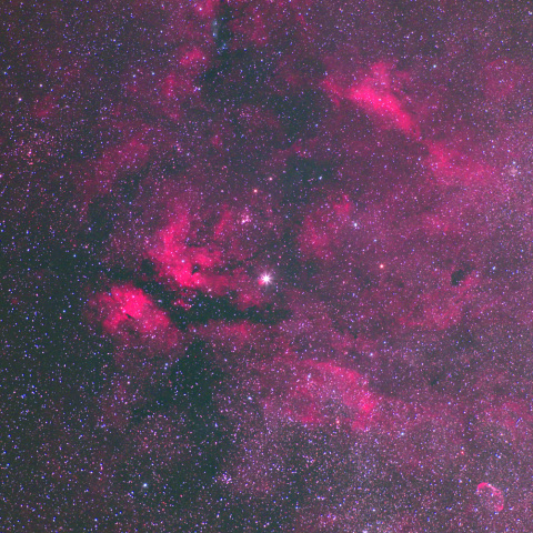 サドル付近の散光星雲