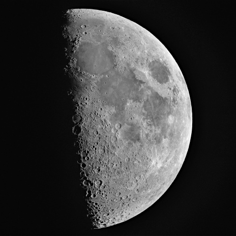  弓張月（上弦）2025年4月5日