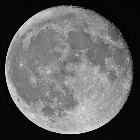 立待月 2025年4月14日