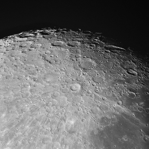 月面 2025年4月9日