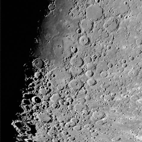 月面 2025年10月30日