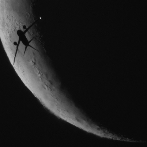 月と飛行機 2019年5月8日