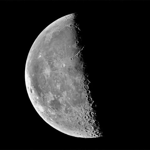 有明月（下弦）2021年2月5日