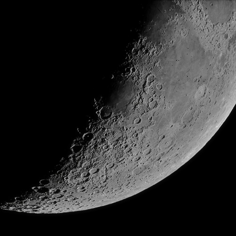 月面 2022年2月6日