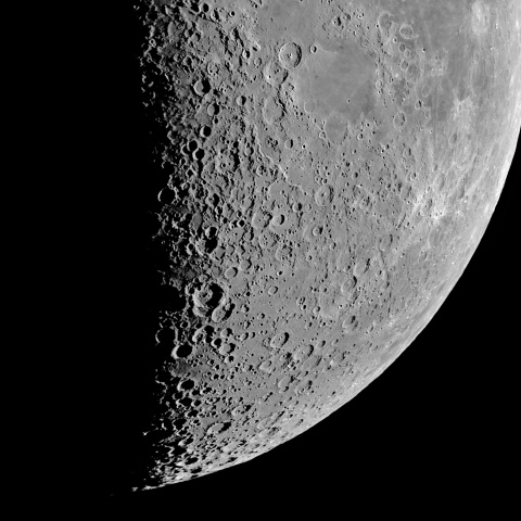 月面 2022年4月8日