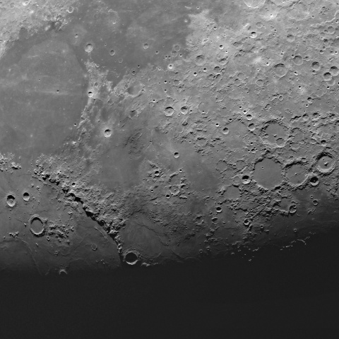 月面 2023年3月30日