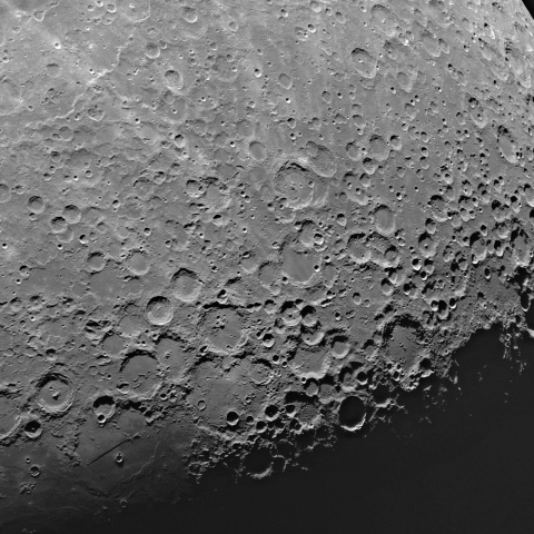 月面 2023年3月30日