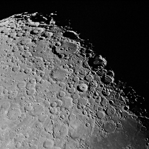 月面 2023年3月31日