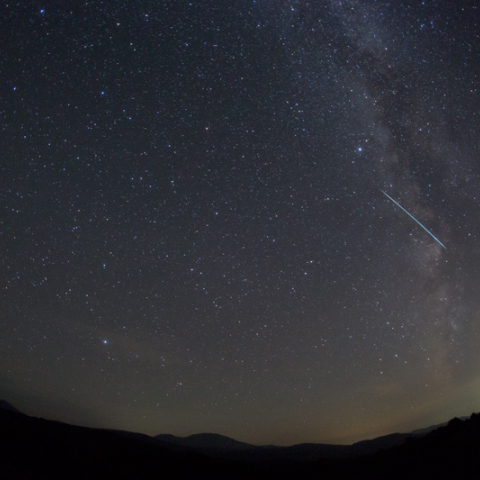 ペルセウス座流星群　極大前の明るい流星
