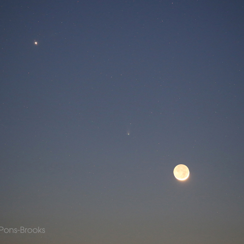 ポン・ブルックス彗星　木星、月と共に