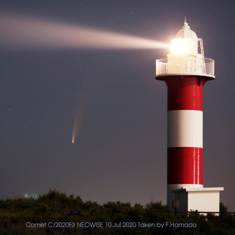 灯台と彗星