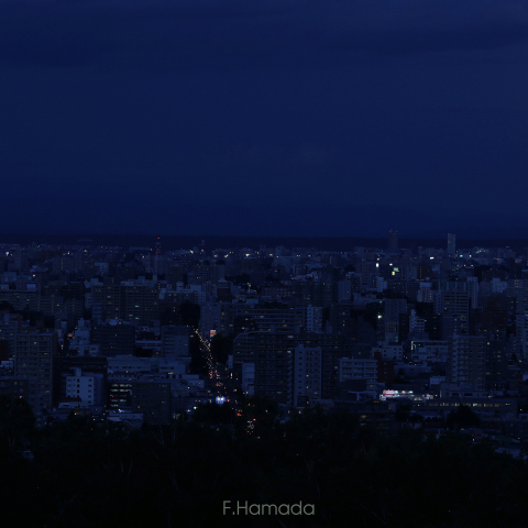 札幌の街に昇る中秋の名月