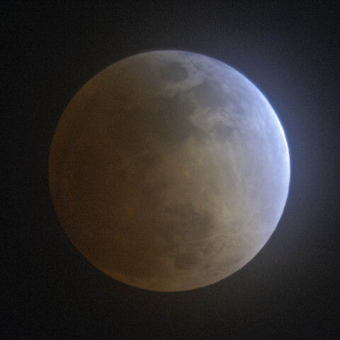 皆既直前のターコイズフリンジ