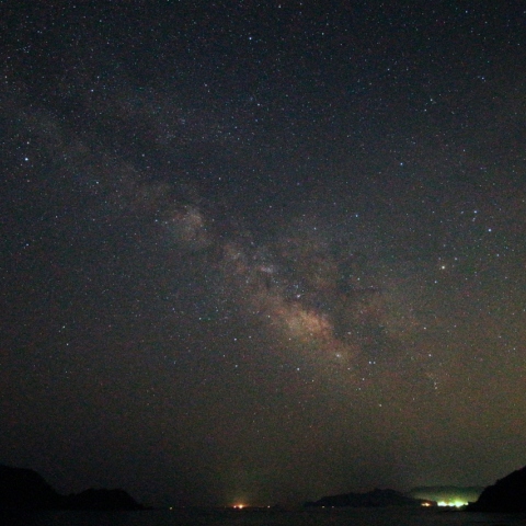 尾鷲湾に昇る天の川