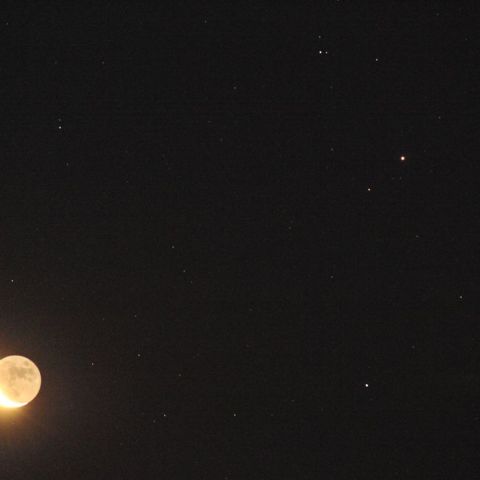 月とアンタレス