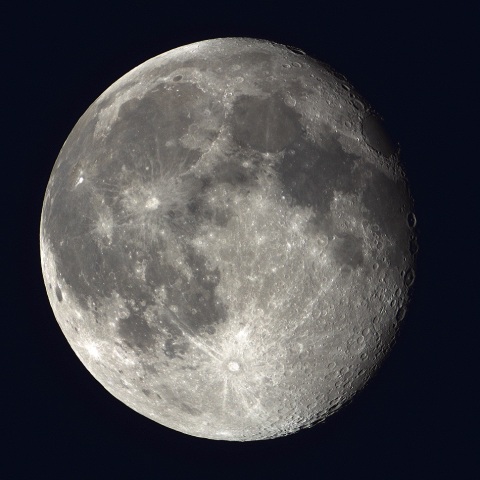 月、2023/12/30未明