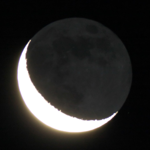 月齢25.6の地球照