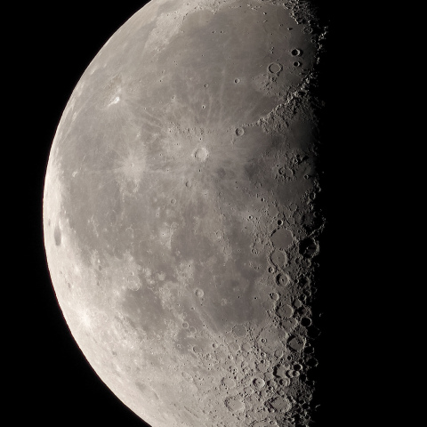 下弦の月（月齢 22.1）