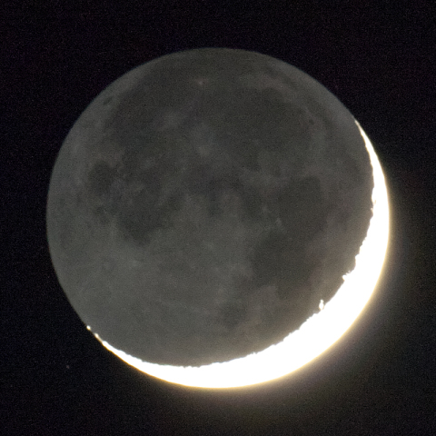 地球照（月齢 3.07）