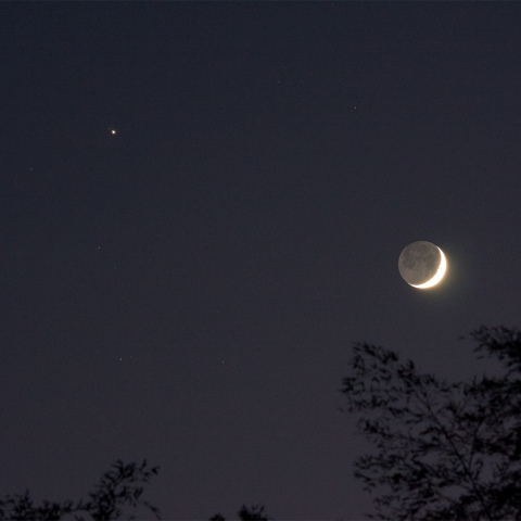 月齢3.2の月と木星の接近