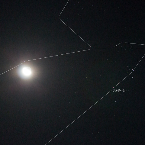 おうし座の頭部で輝く月