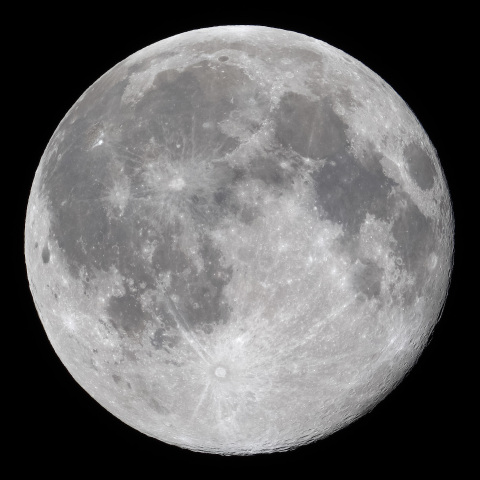 月齢 15.7（本年最初で最小の満月）