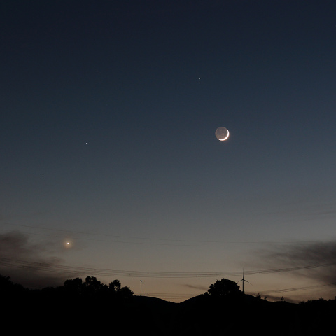月と金星そして火星の共演