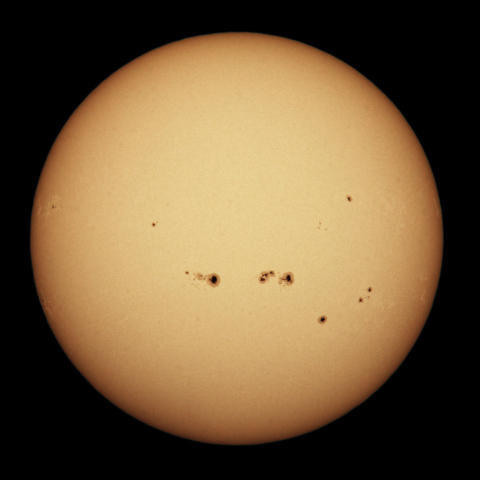 ２つの肉眼黒点