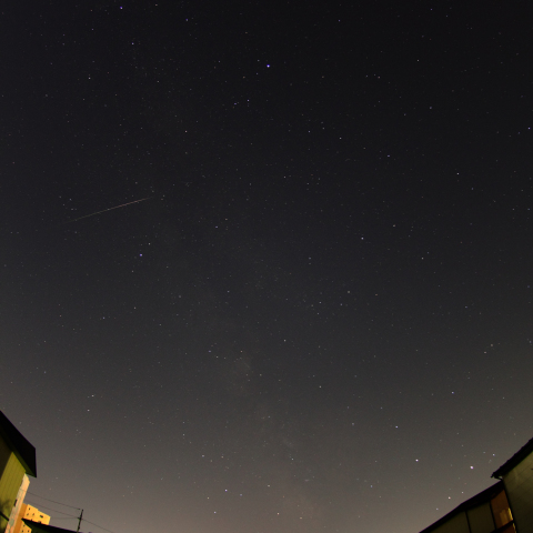 町中のみずがめ座η流星群