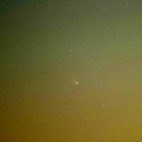 レナード彗星（022年1月4日）