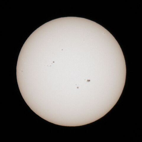 12月8日の太陽黒点