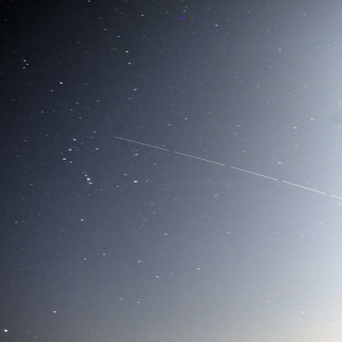 オリオンに向かって飛ぶISS「きぼう」