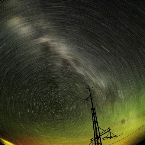島根県邑智郡美郷町の田之原展望台で撮影した低緯度オーロラ
