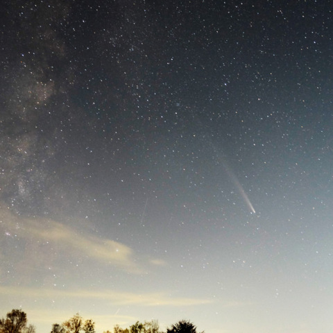 C/2023 A3 紫金山・アトラス彗星と天の川