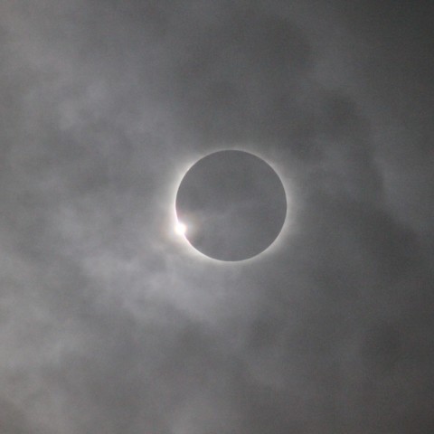 雲間のダイヤモンドリング