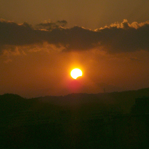 日没直前の部分日食
