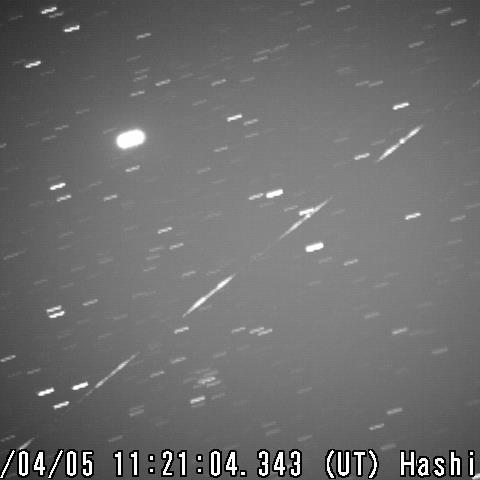 変光するASTRO-H（ひとみ）の破片L