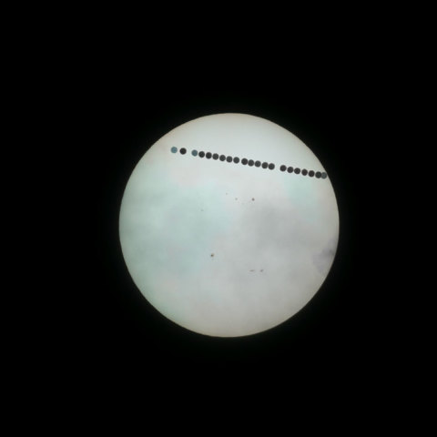 金星日面通過 金星数珠繋ぎ