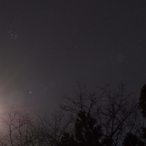 月とプレアデス星団とラブジョイ彗星