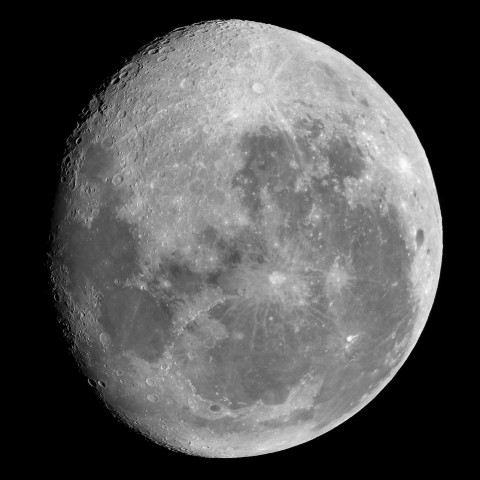 11月25日の月（月齢18.6）