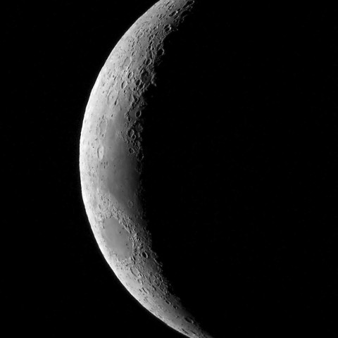 2月7日の月（月齢4.3）