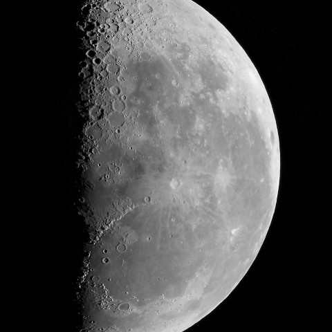 2月25日の月（月齢21.7）